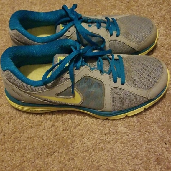 Nike Dual Fusion Run tennis shoes - Picture 3 of 5